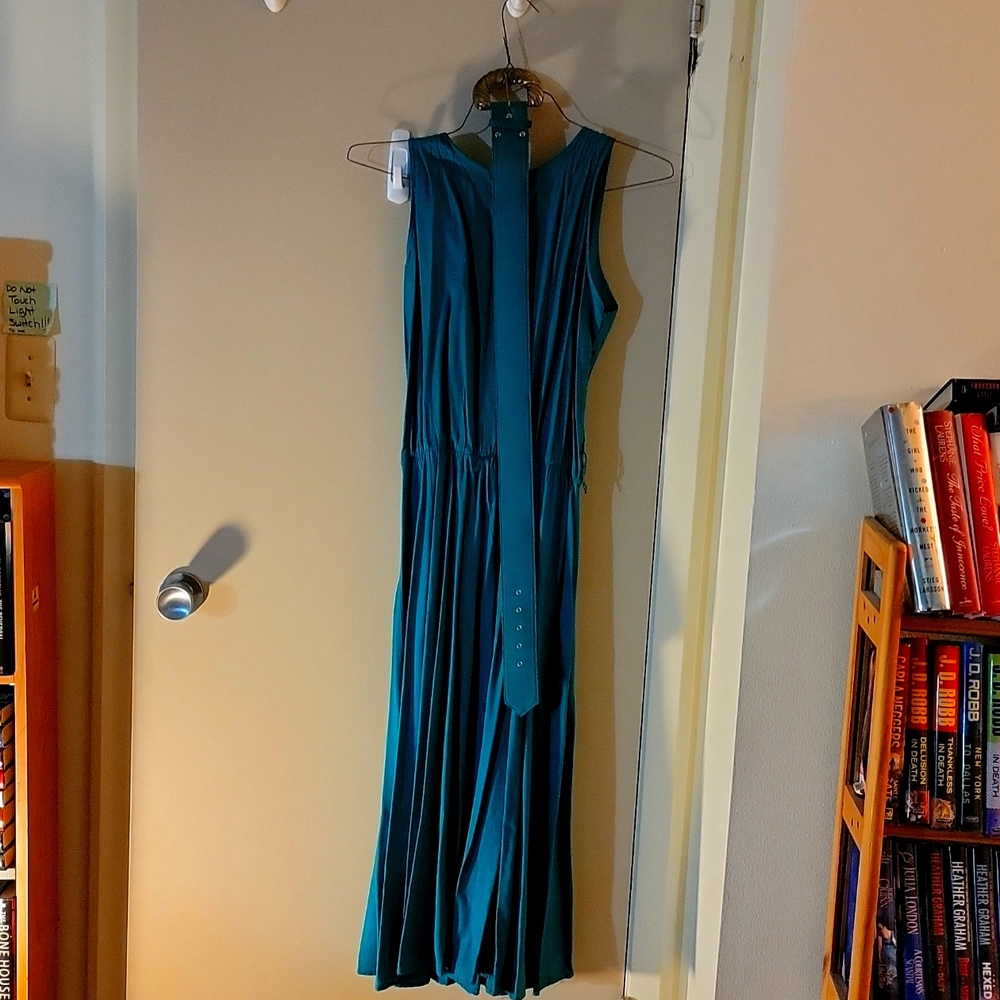 VINTAGE DRESS